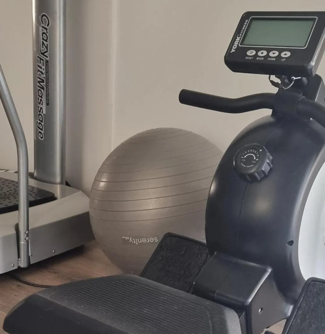 Livepro Apartment Larnaca Homestay